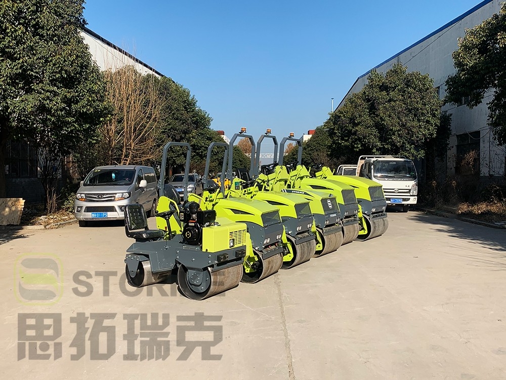 國內的小型壓路機比國外的貴<div   id=